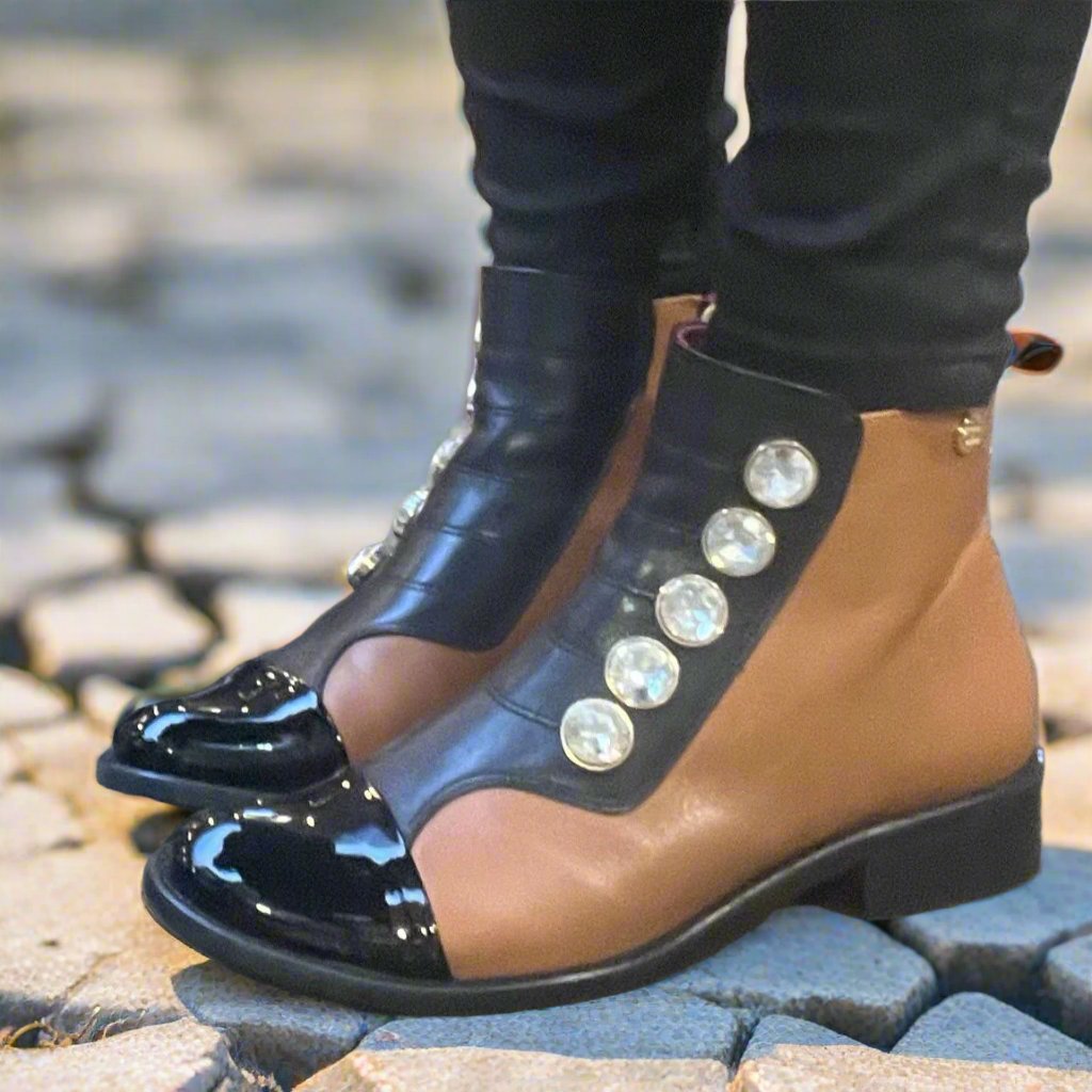 Tudor - Black and natural Ankle Boot