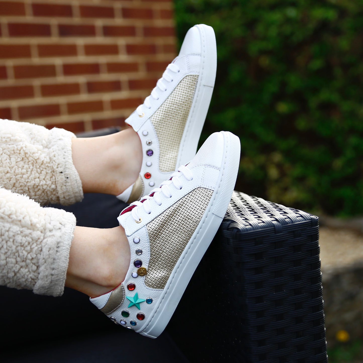 Suisse - White/Gold Sneakers