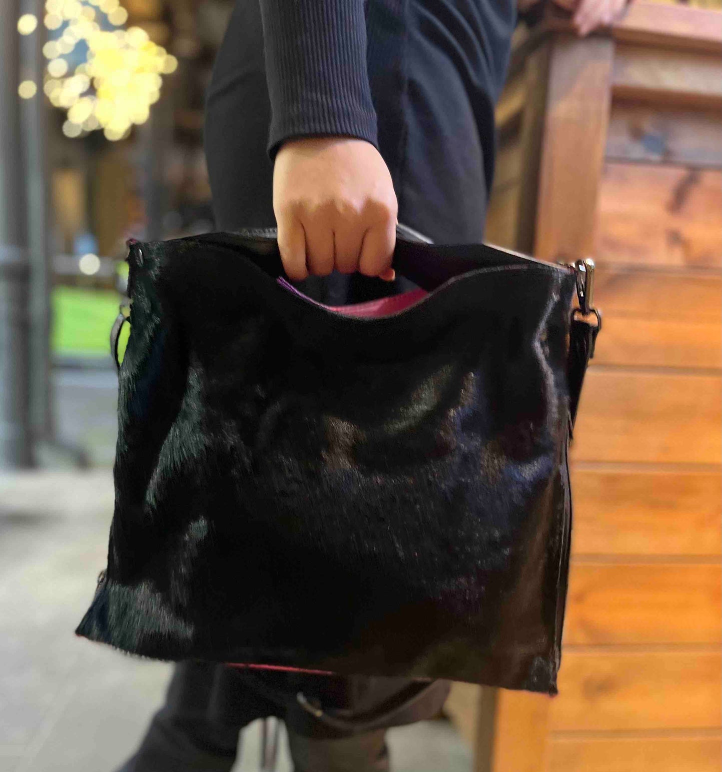 Riche - Black cow hide fuchsia handbag