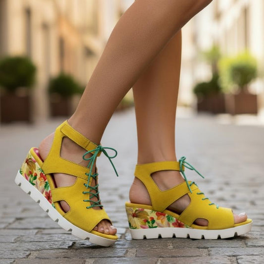 Sissors - Yellow wedge sandal - Chanii B