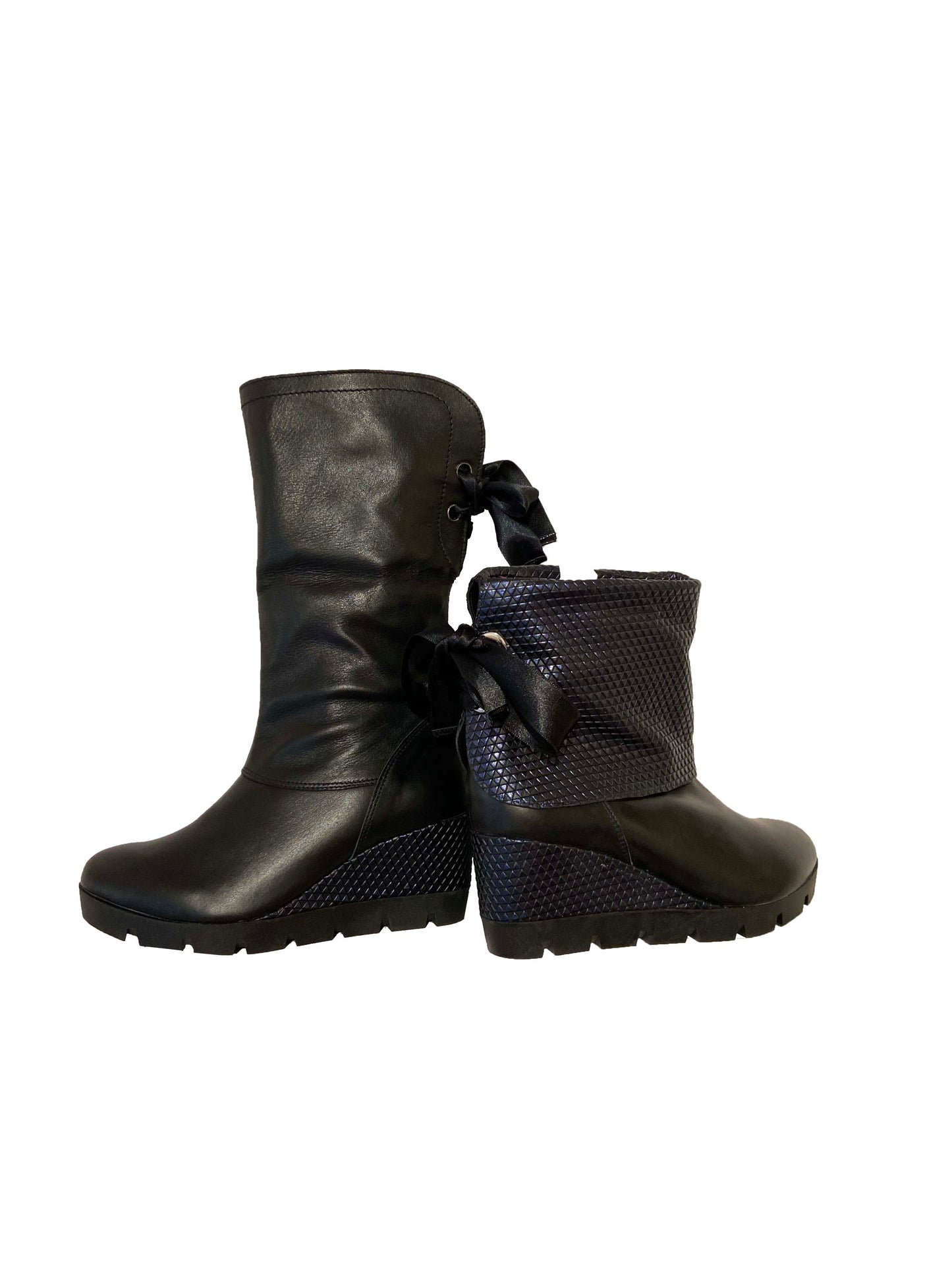 Staples- Black boot